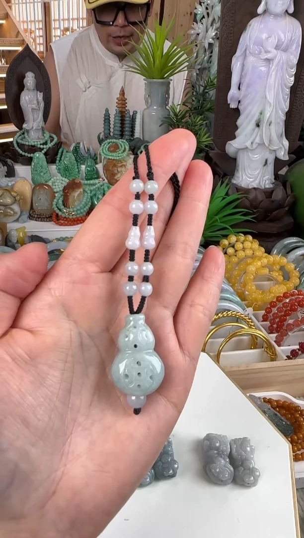 颈饰未镶嵌翡翠吊坠多样性随机发，绳子送