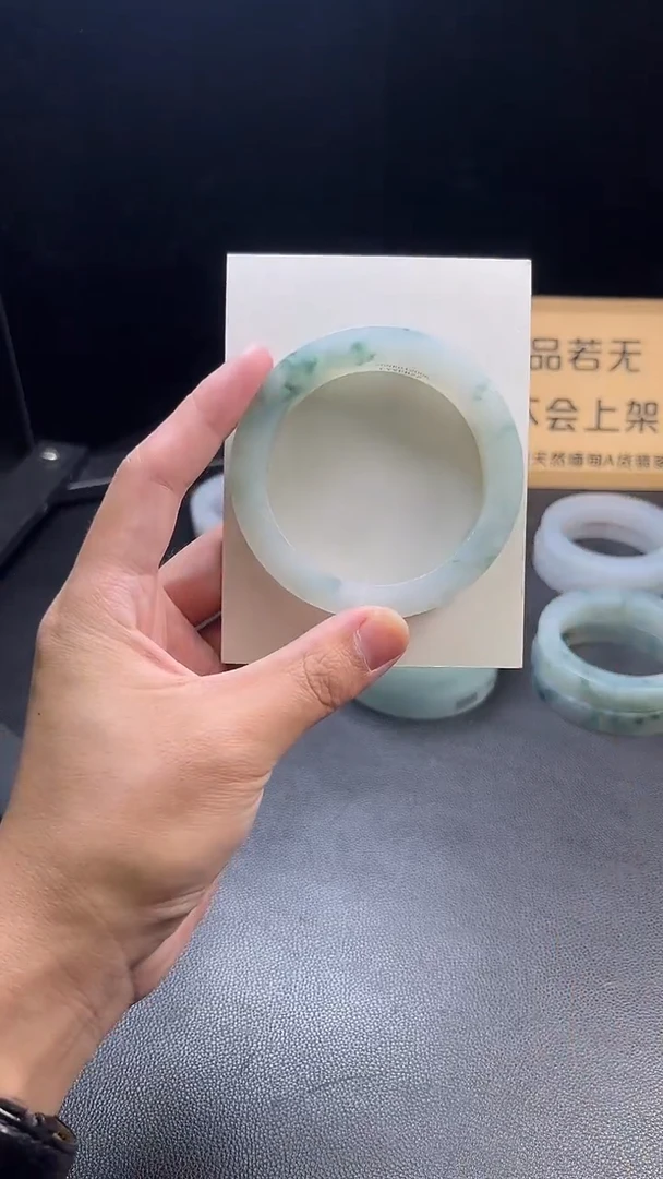 定制翡翠手镯未镶嵌爱****璃定制
