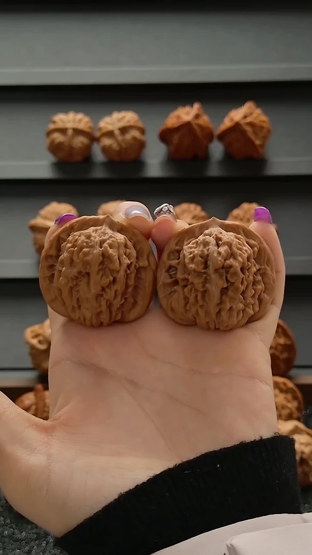 把件文玩核桃飞楼41mm(顶货张云飞四座楼