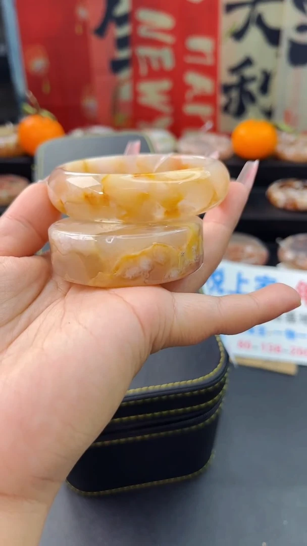 【闪购商品】石英质玉手镯未镶嵌赠送镯心（圈口）59