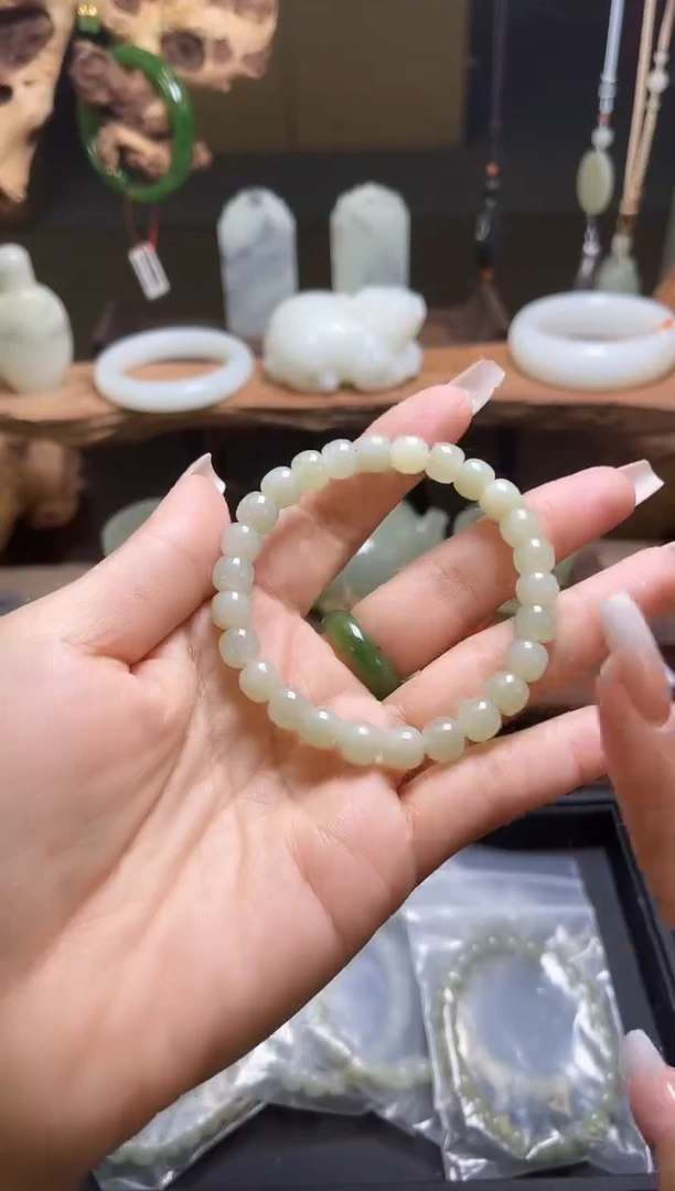 【闪购商品】和田玉手串未镶嵌且末迪克兰卡8特价多样性发一