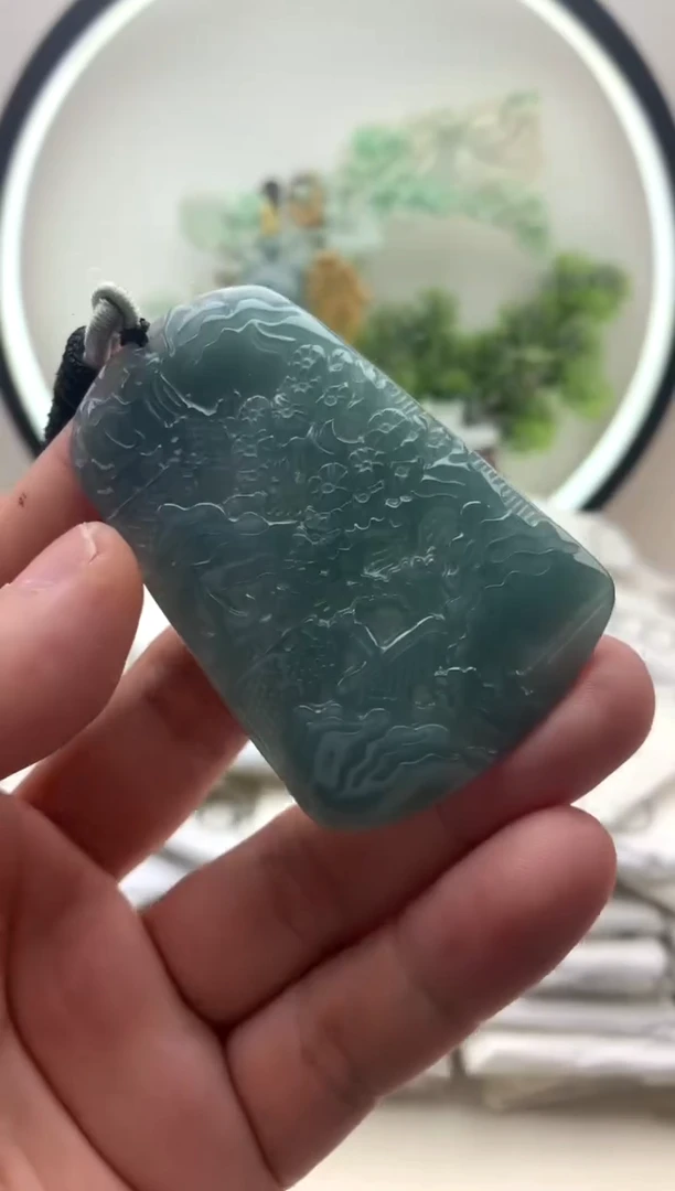 颈饰未镶嵌翡翠山水牌