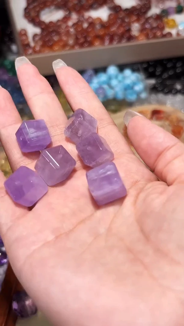 水晶手串未镶嵌C64紫方糖一个
