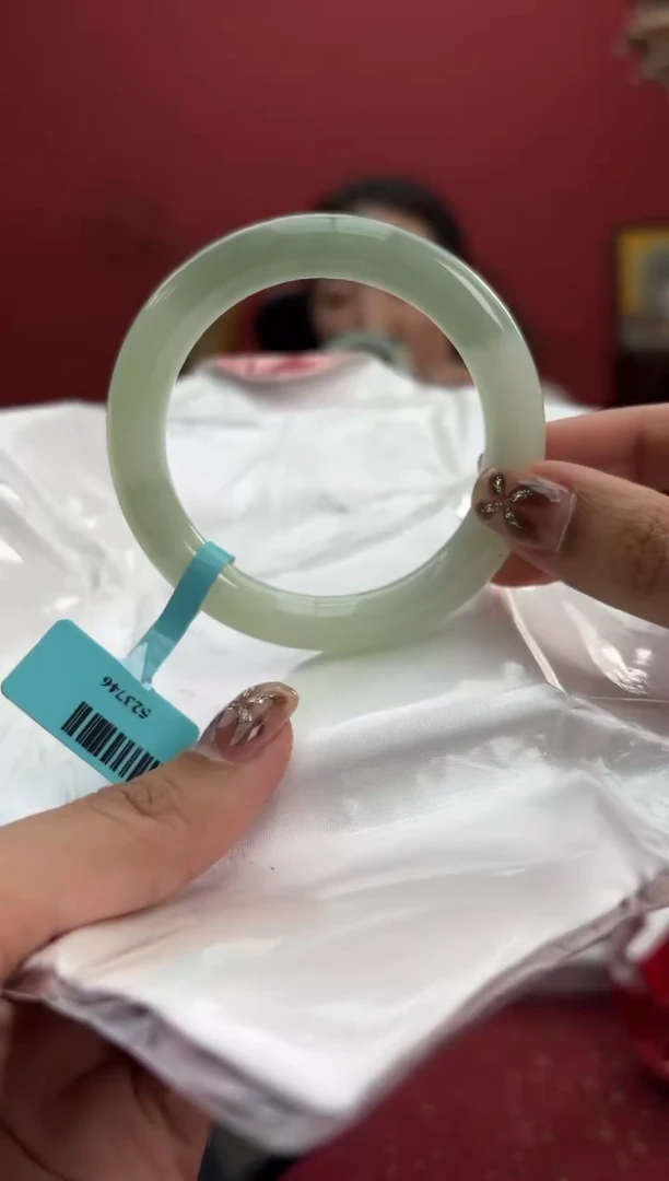 【闪购商品】翡翠手镯（圆镯）未镶嵌8手镯