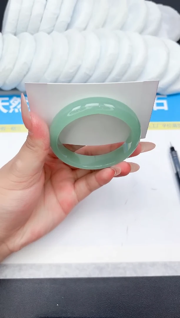 未镶嵌手镯石英质玉107-