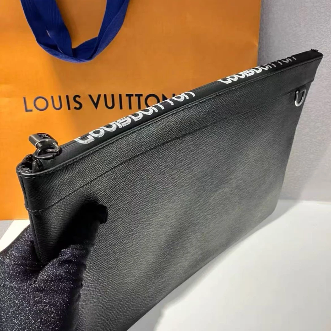95新 LouisVuitton/路易威登 LV黑色手拿包/X16