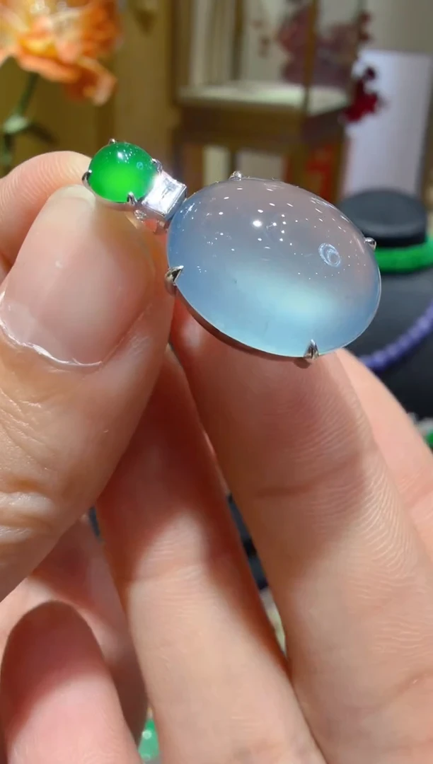 吊坠(不含链)18K金镶嵌翡翠多样性团购发货一件