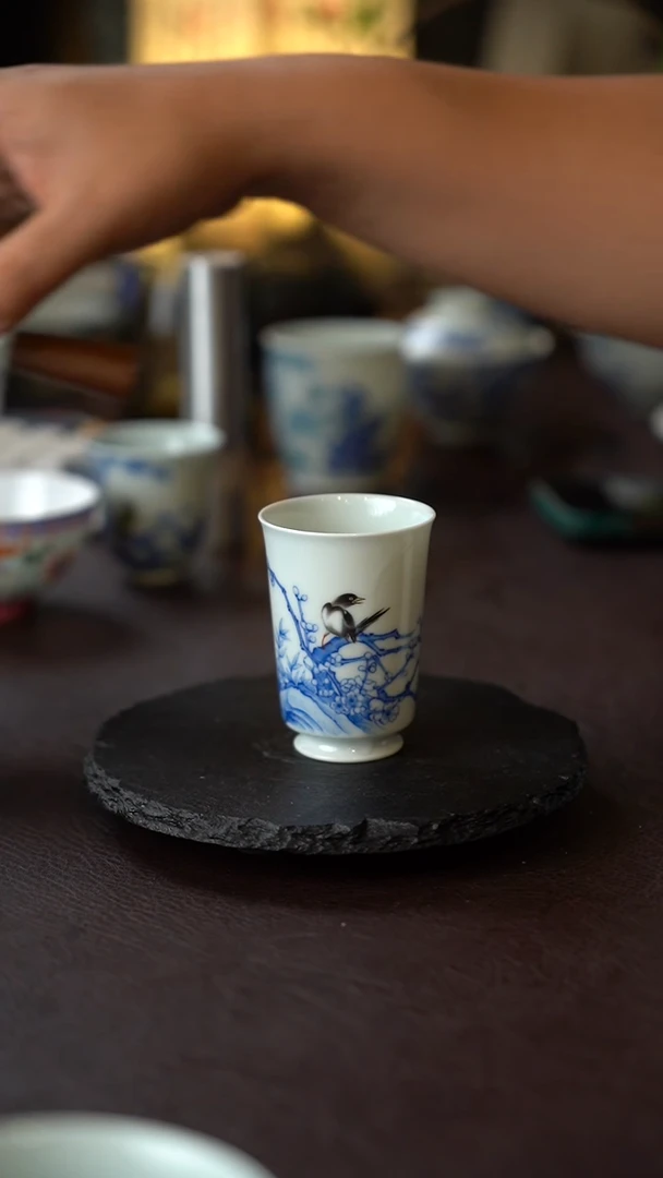 景德镇全手工手绘斗彩翠鸟闻香杯1号