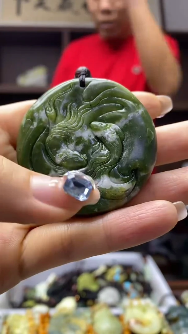 未镶嵌岫玉挂件