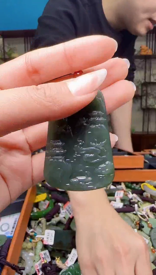 颈饰未镶嵌和田玉1