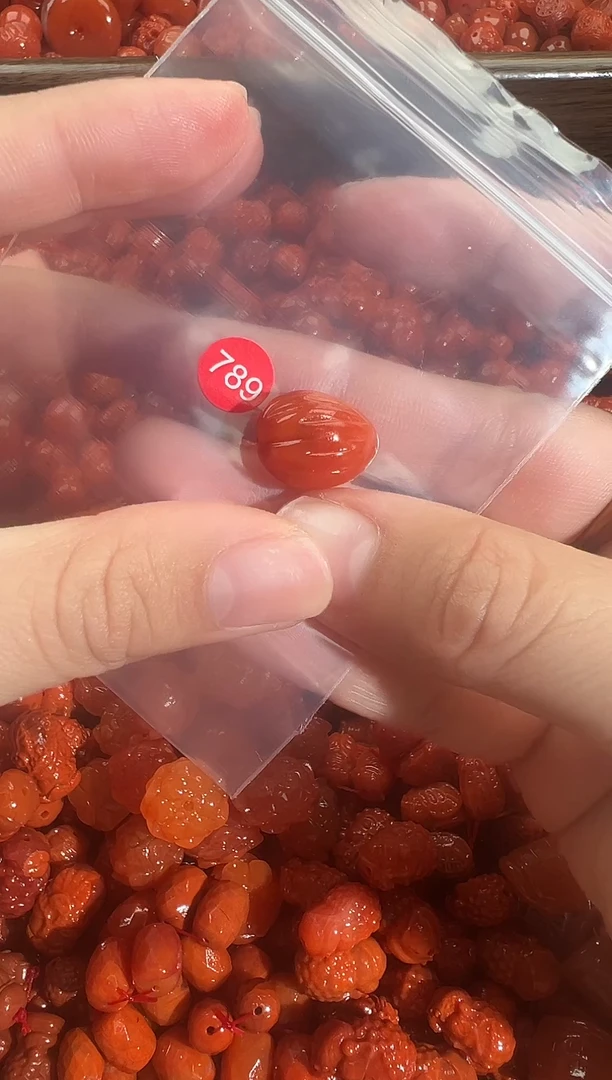 颈饰未镶嵌南红玛瑙1