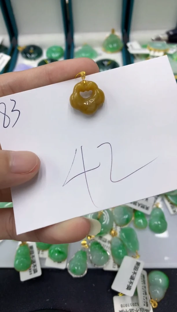 【闪购商品】翡翠颈饰18K金镶嵌翡翠