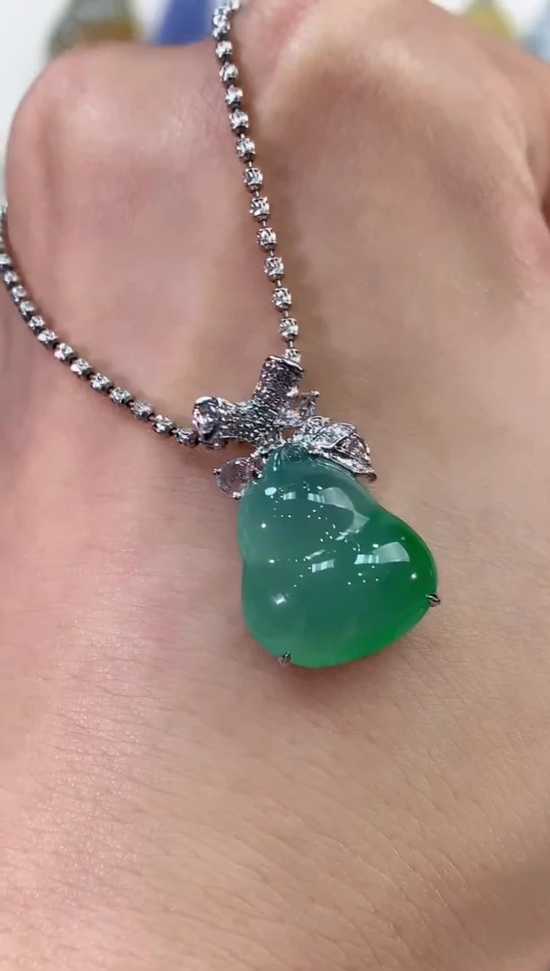 【闪购商品】翡翠吊坠(不含链)18K金镶嵌D26