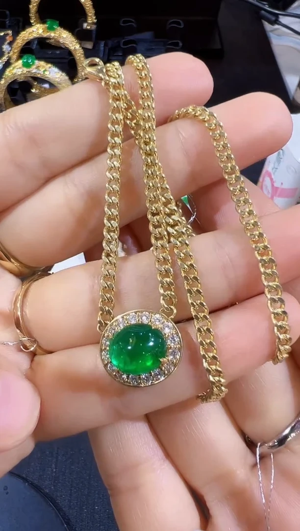 18K金镶嵌颈饰祖母绿项链
