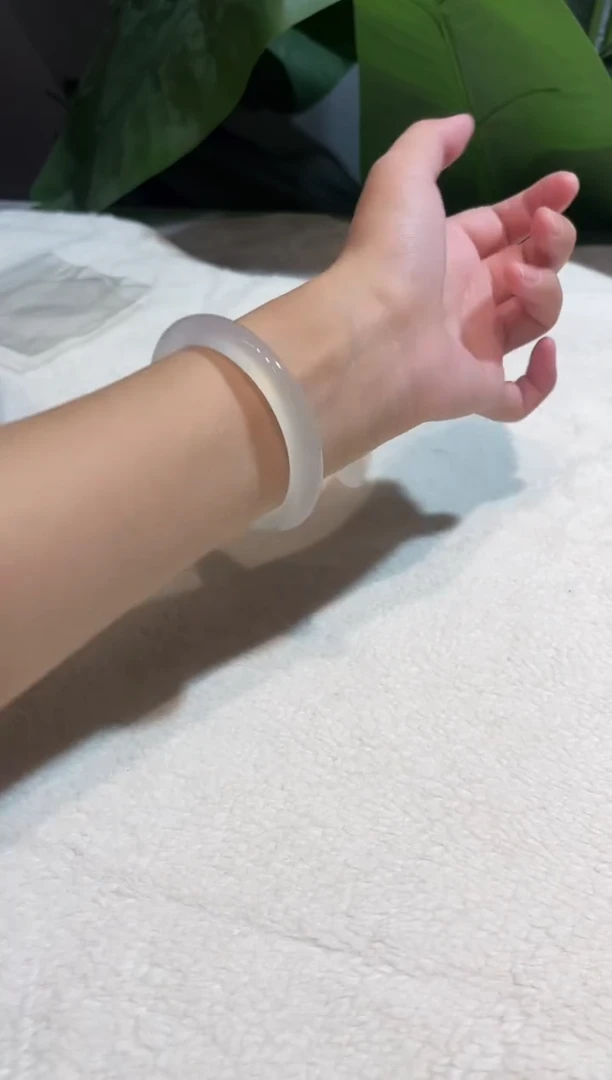 手镯玛瑙/玉髓未镶嵌54.6鉴赏期48小时