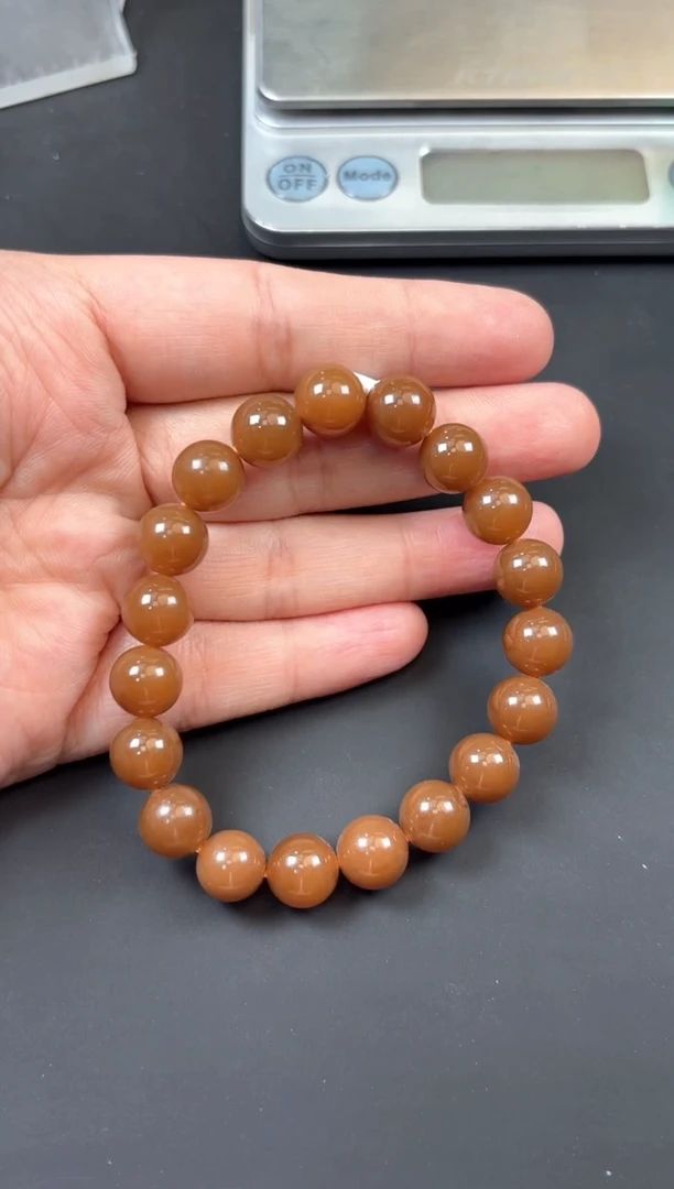 手串未镶嵌和田玉且末金山微色差卡10手串