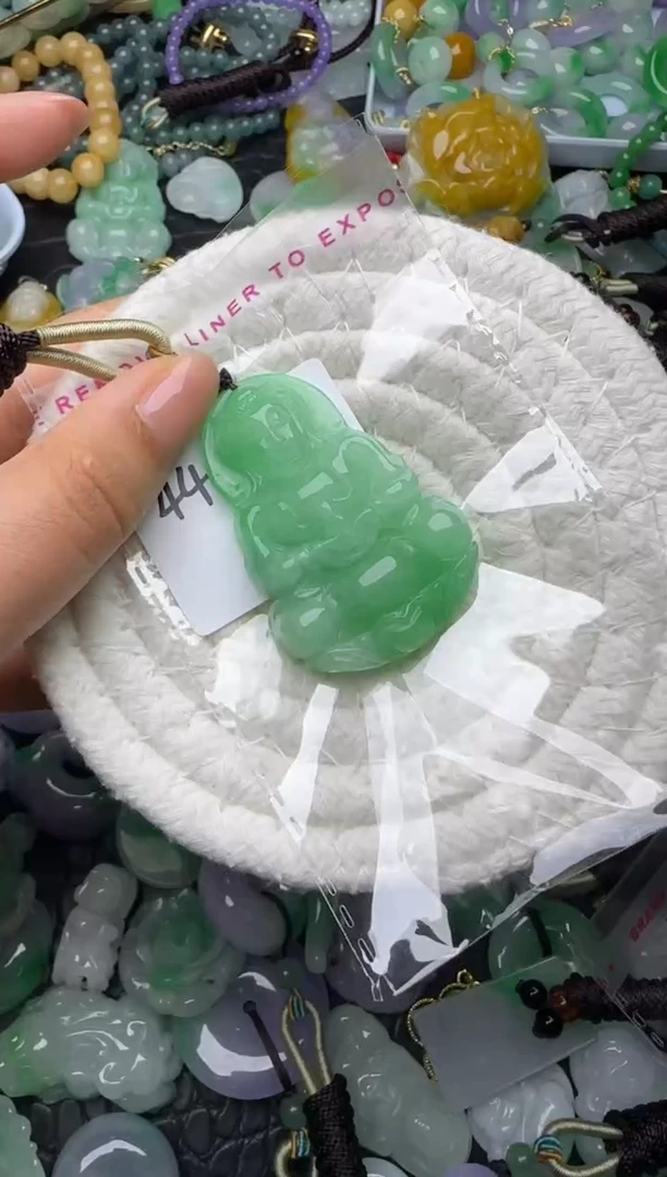 颈饰未镶嵌翡翠缅甸翡翠吊坠