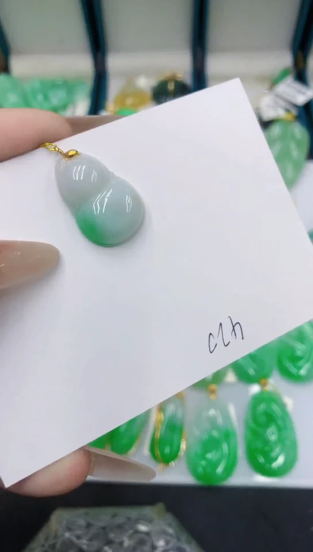 颈饰18K金镶嵌翡翠111111