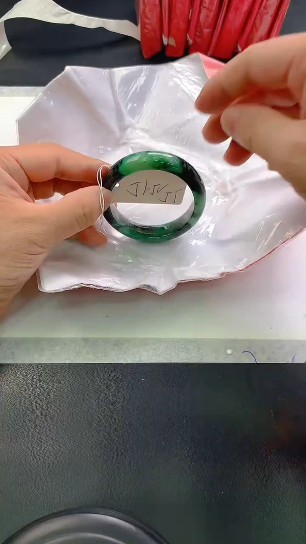 未镶嵌手镯翡翠55