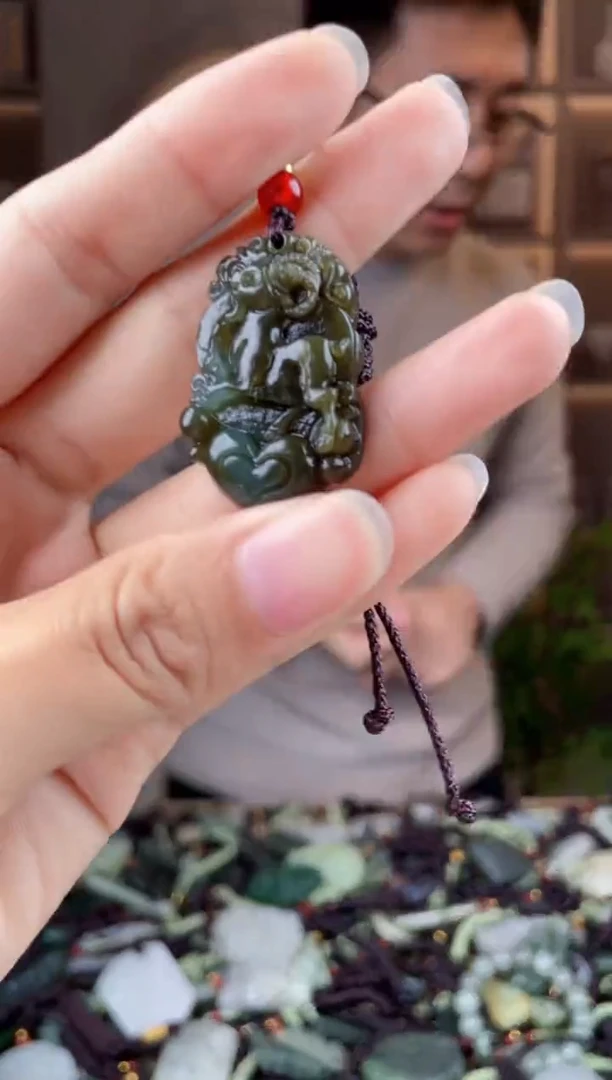 未镶嵌和田玉挂件拍一发一，多样性发货