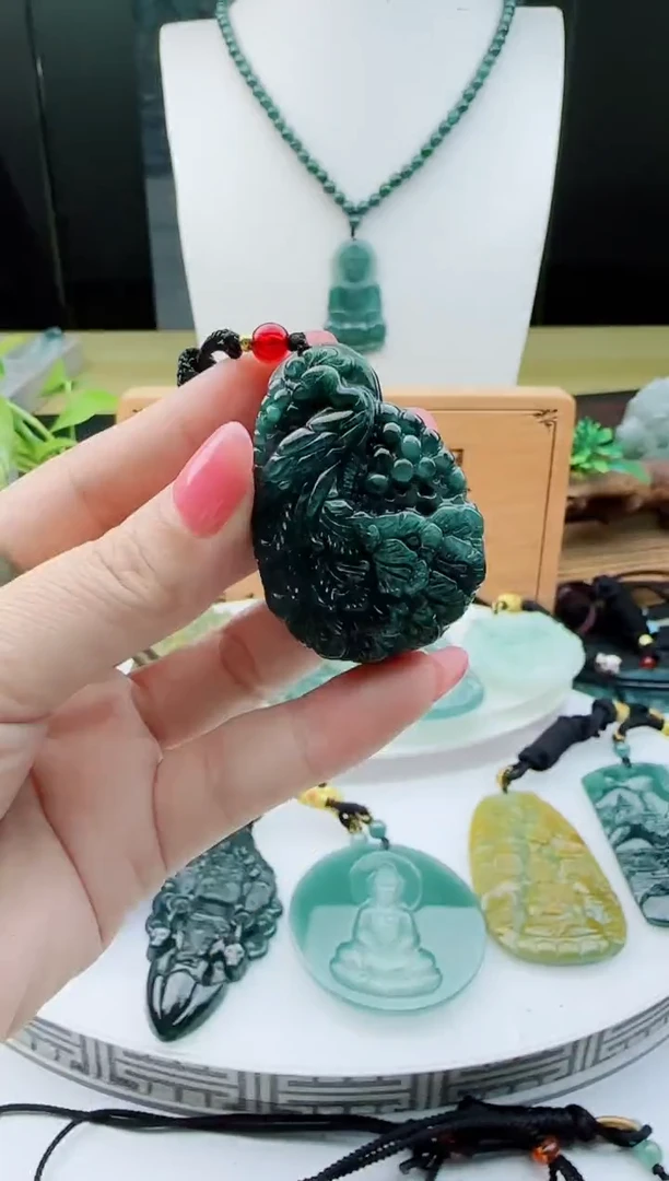 【闪购商品】翡翠颈饰未镶嵌1111111111