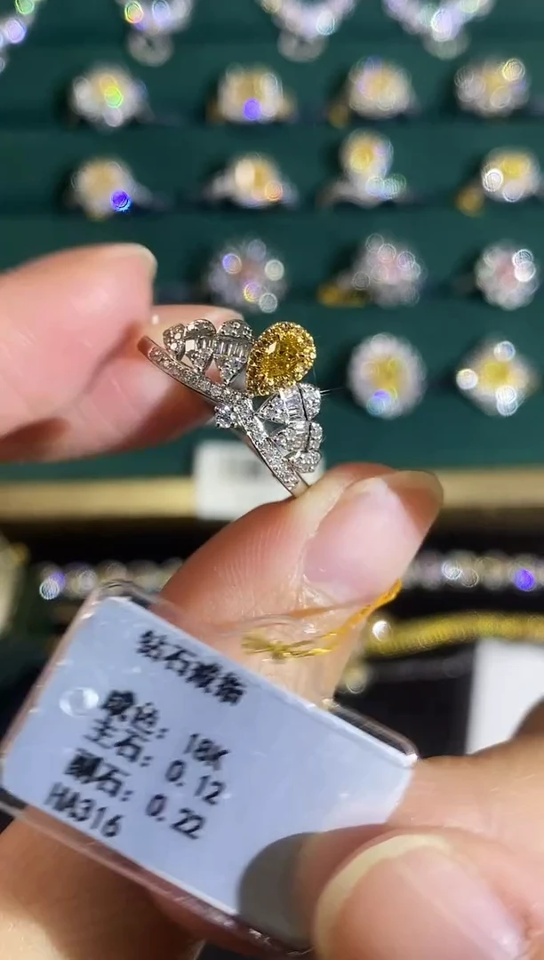 18K金镶嵌戒指钻石19