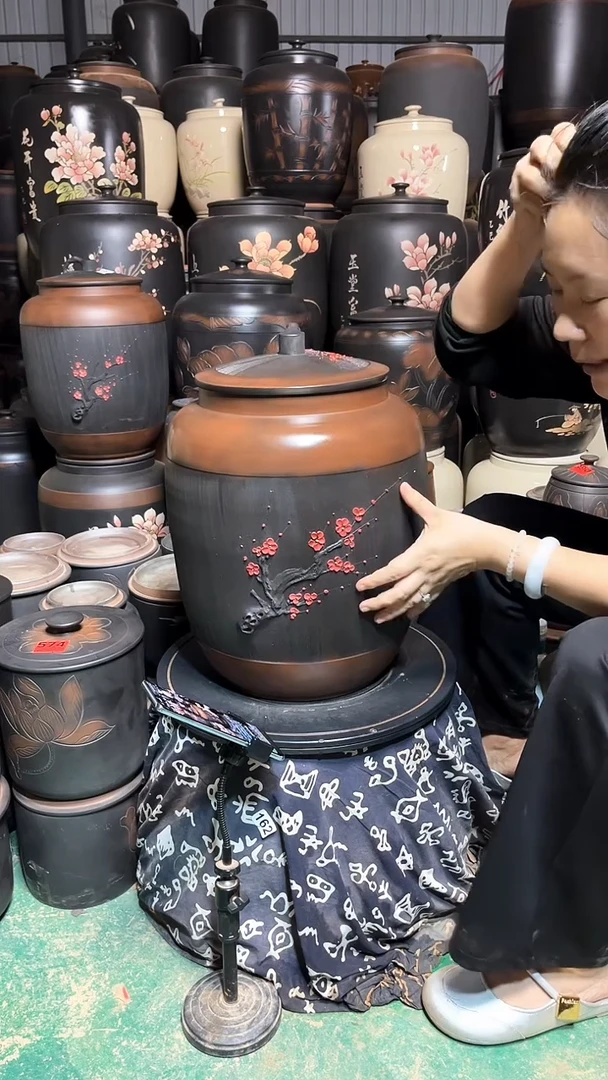 罐瑕疵茶缸高44cm  红梅 130