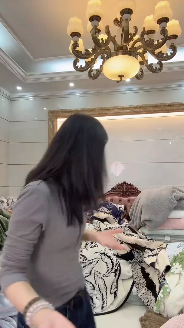 羊驼毛女**师180*200GUU白色竖条纹