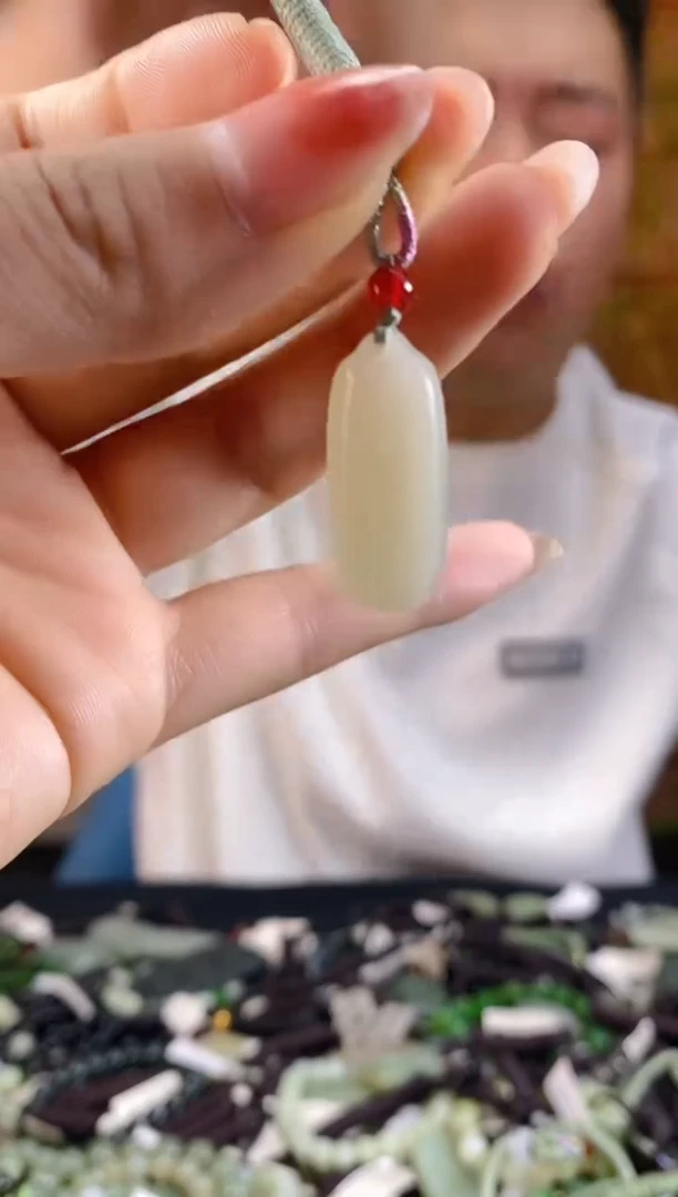 和田玉未镶嵌颈饰多样性发货，拍一发一