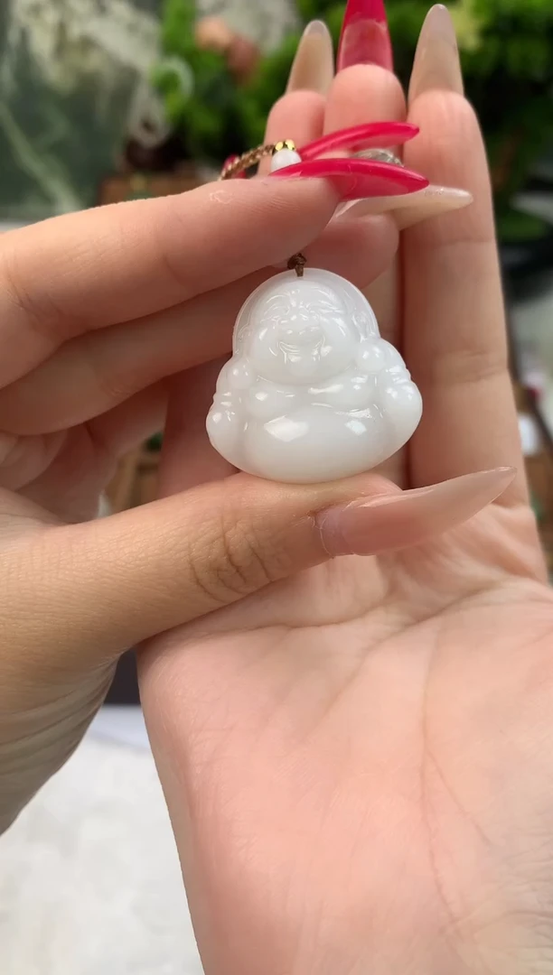 颈饰未镶嵌和田玉吊坠