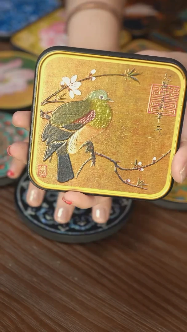 壹藏贰宝桃鸠杯垫一片