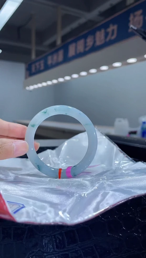 未镶嵌手镯翡翠3
