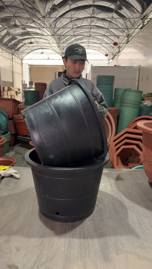 【闪购商品】复合46口径黑色桶盆2个