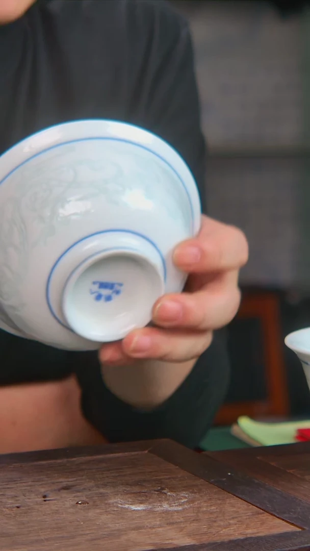 瓷央博文化交流瓷器绿稀土瓷暗调工艺