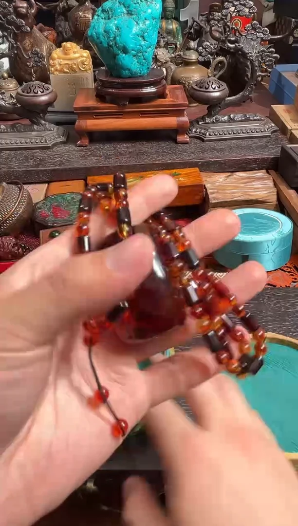 未镶嵌颈饰血珀——————谓谓谓谓10
