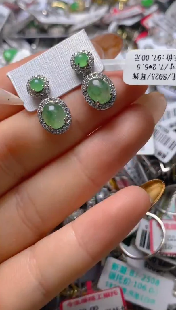 银S925镶嵌戒指翡翠百内无证书