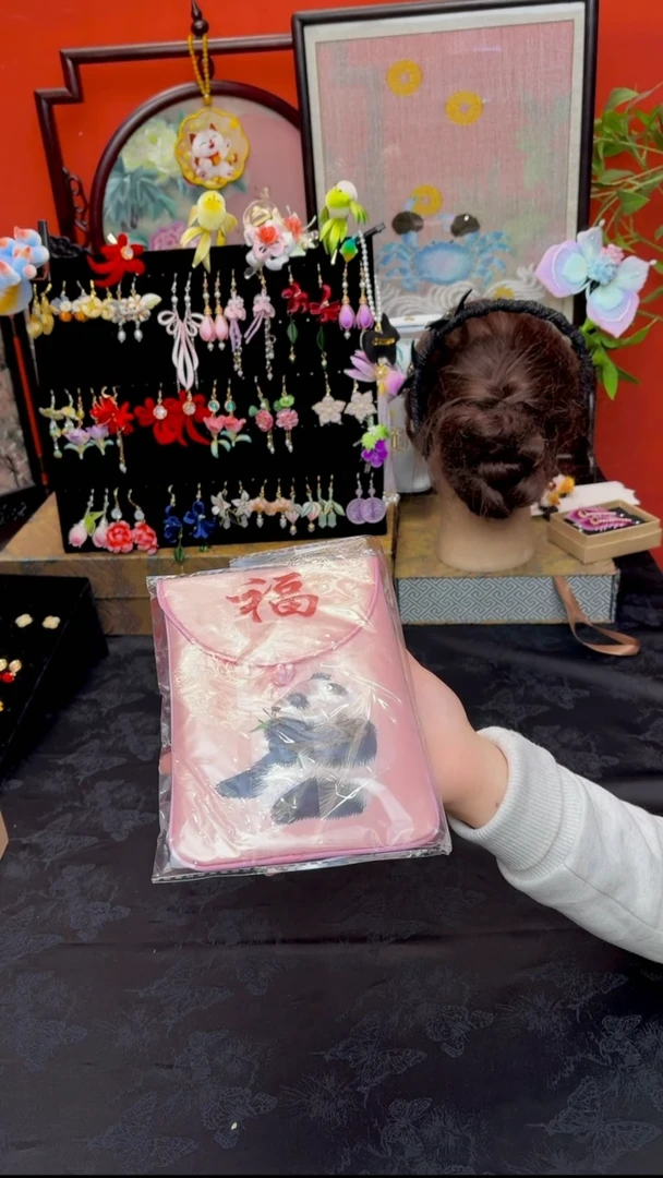 刺绣摩*轮非遗苏绣手工饰品