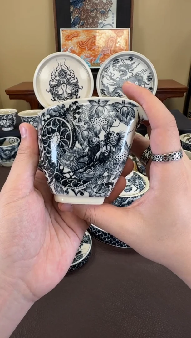 二号釉穿花龙公道杯