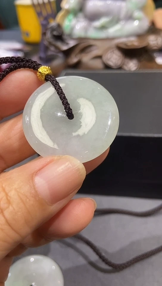 翡翠未镶嵌颈饰?吊坠