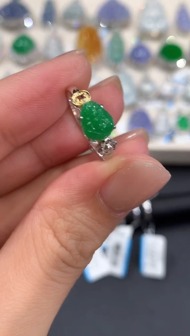 18K金镶嵌戒指翡翠a60多样性一件发货