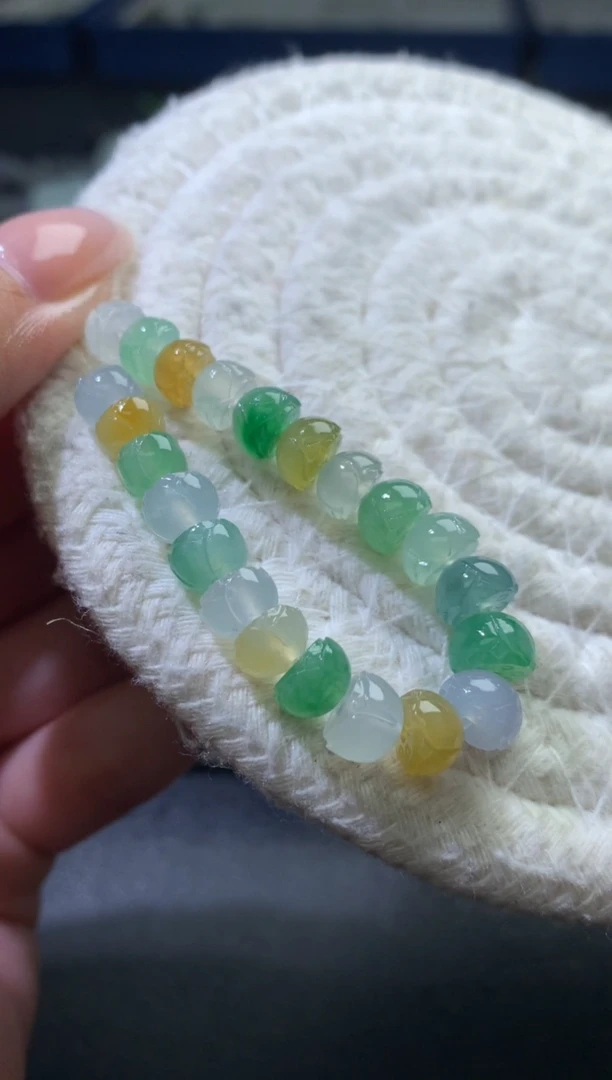 未镶嵌定制翡翠灰***灰毛货 卡6.5+ 22颗