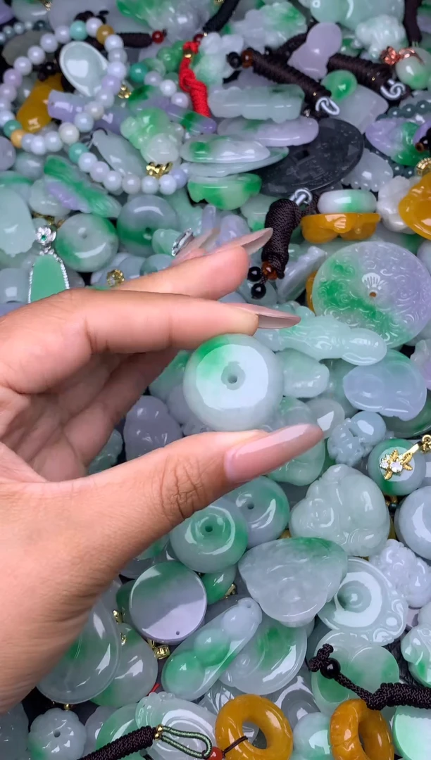 翡翠未镶嵌颈饰天然缅甸翡翠吊坠