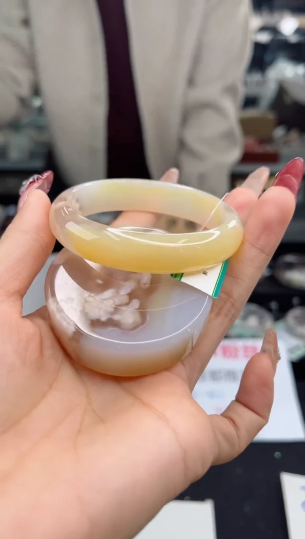 【闪购商品】石英质玉手镯未镶嵌55圈口（赠品镯心）3570055