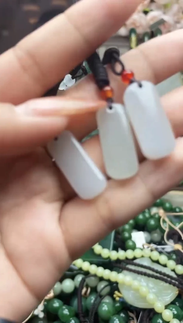 颈饰未镶嵌和田玉未镶嵌和田玉吊坠多样性拍一发一