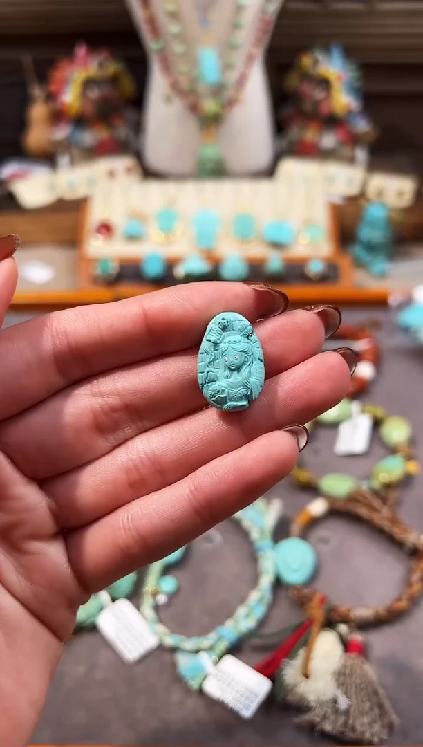 未镶嵌绿松石配饰僵尸新娘