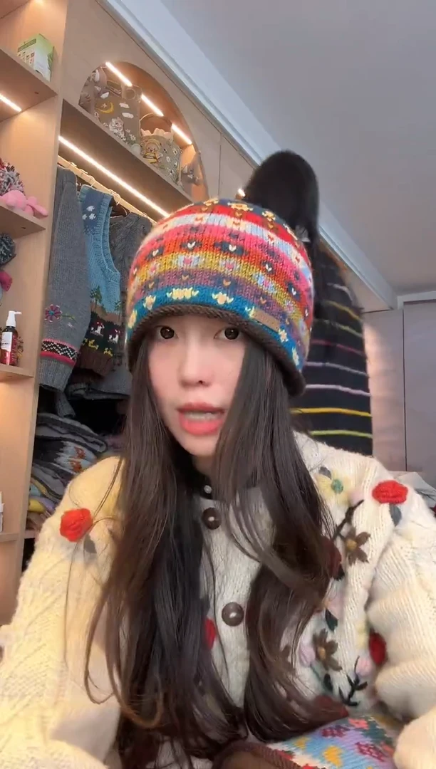 羊毛蓝色爱心卷边帽