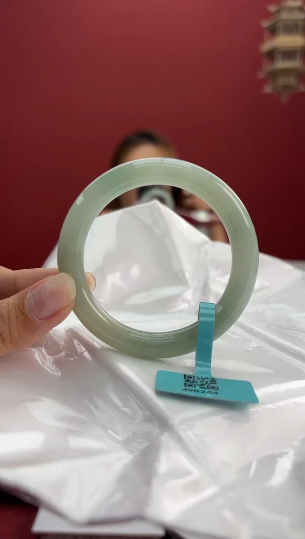 翡翠手镯（圆镯）未镶嵌12手镯