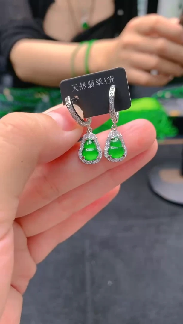 翡翠未镶嵌颈饰天然A货翡翠