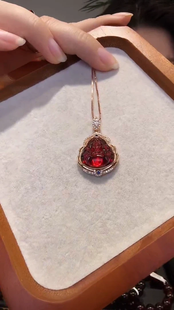 琥珀颈饰未镶嵌血珀佛公04