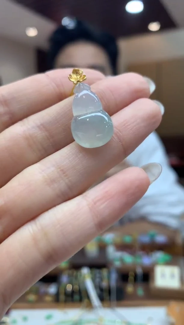 吊坠(不含链)18K金镶嵌翡翠葫芦